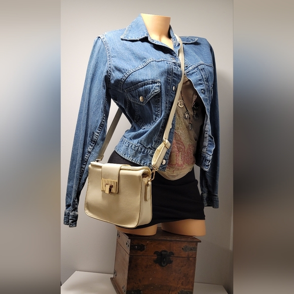 Two Real Cute Green and Cream Color Cross Budy Bags Purses  Small. Vegan Leather - Picture 3 of 6